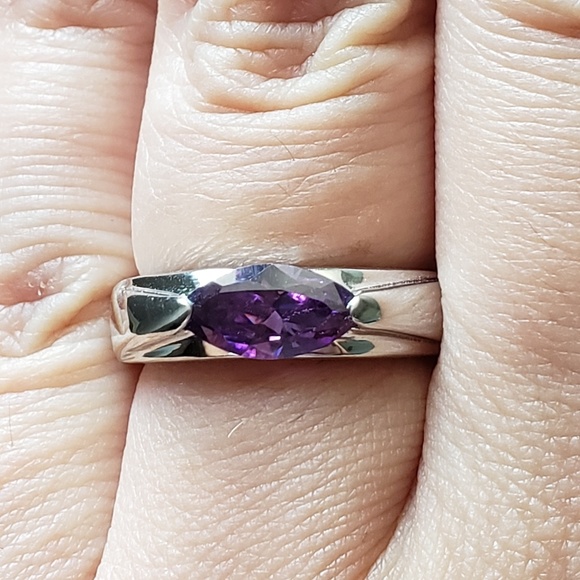 Ring - Picture 1 of 4